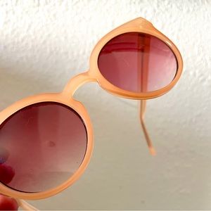 Komono Sunglasses in Lulu Blush